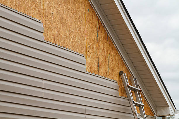 Professional Vinyl Siding technician working in Osceola Mills, PA
